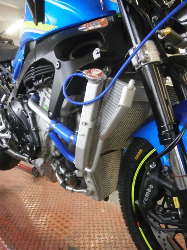 H2O ADDITIONAL WATER RADIATOR + MOUNTING KIT (SUZUKI GSXR 1000 2017>)